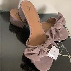 A New day Woman’s Purple Shoes.